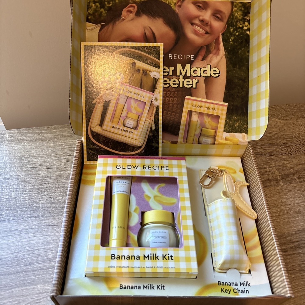 Glow Recipe Banana Milk Kit Moisturizer Mini 0.84oz & Glass Balm 0.52oz & Holder